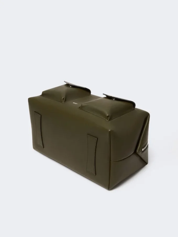 Bolso tipo boston grande de piel con bolsillos, marrón oscuro