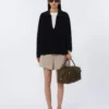 Bolso tipo boston grande de piel con bolsillos, marrón oscuro