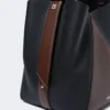 Bolso tipo cubo mediano, color avellana