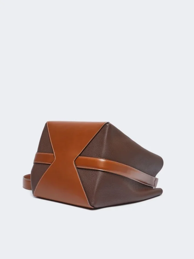 Bolso tipo cubo mediano, color cacao