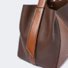Bolso tipo cubo mediano, color cacao
