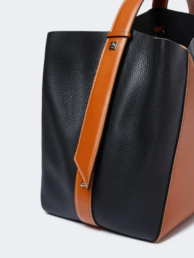 Bolso tipo cubo mediano, color óxido Bolso tipo cubo mediano, color óxido