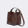 Bolso tipo cubo pequeño, color cacao