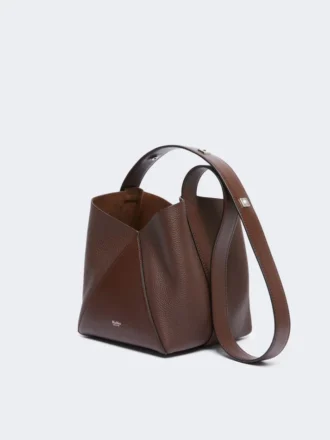Bolso tipo cubo pequeño, color cacao