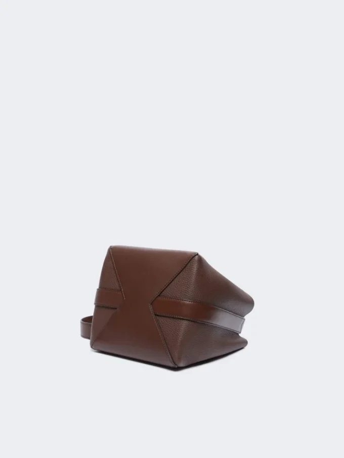 Bolso tipo cubo pequeño, color cacao