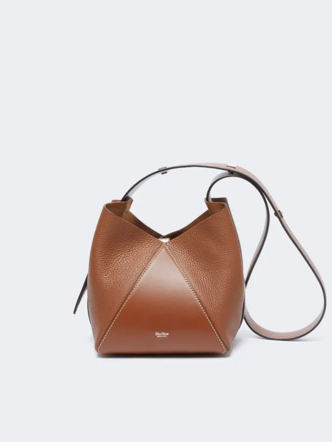 Bolso tipo cubo pequeño, marrón