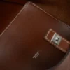Bolso tipo cubo pequeño, marrón