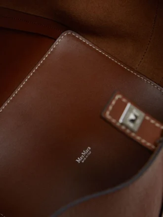 Bolso tipo cubo pequeño, marrón