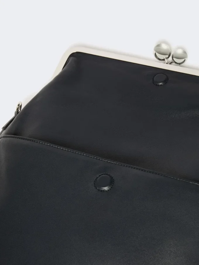 Bolso tipo sobre Pasticcino de napa brillante, azul ultramar Bolso tipo sobre Pasticcino de napa brillante, azul ultramar