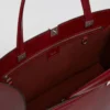 Bolso tote de piel, color burdeos Bolso tote de piel, color burdeos