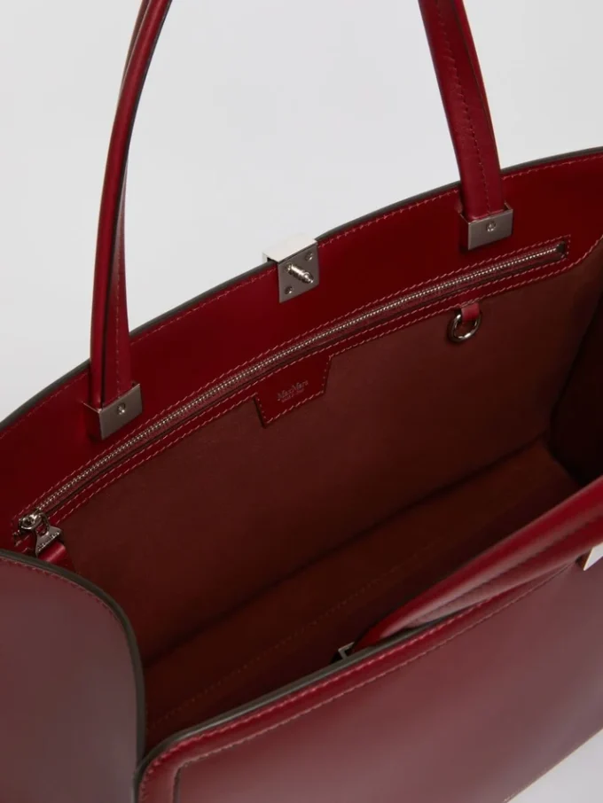 Bolso tote de piel, color burdeos Bolso tote de piel, color burdeos