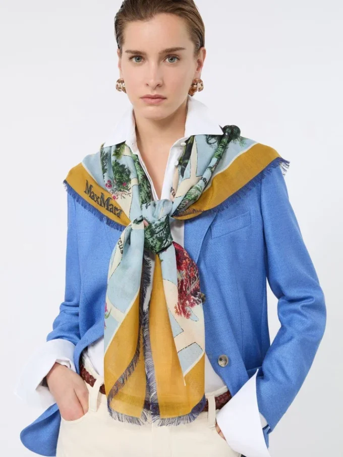 Bufanda oversize de seda y lana estampada, color mostaza Bufanda oversize de seda y lana estampada, color mostaza