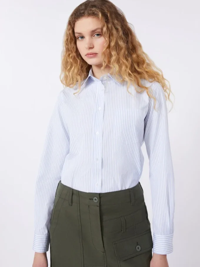 Camisa clásica de algodón, azul claro
