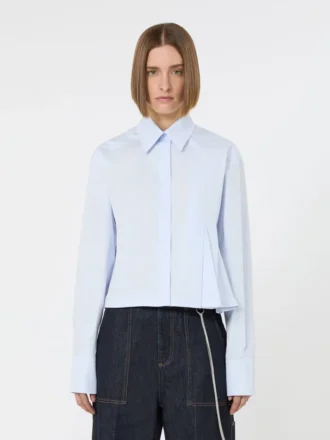 Camisa corta de popelín con pliegues asimétricos, color avio