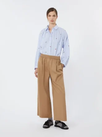 Camisa de popelín con bordados, azul claro Camisa de popelín con bordados, azul claro