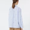 Camisa de popelín con bordados, azul claro Camisa de popelín con bordados, azul claro