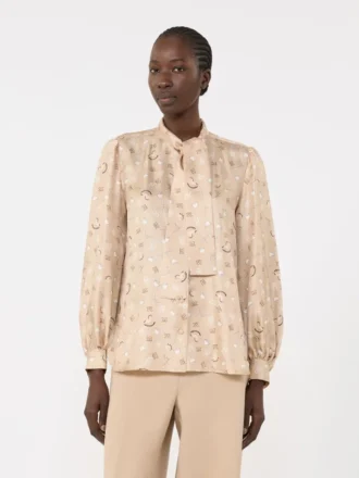 Camisa de seda estampada con lazo al cuello, color albino