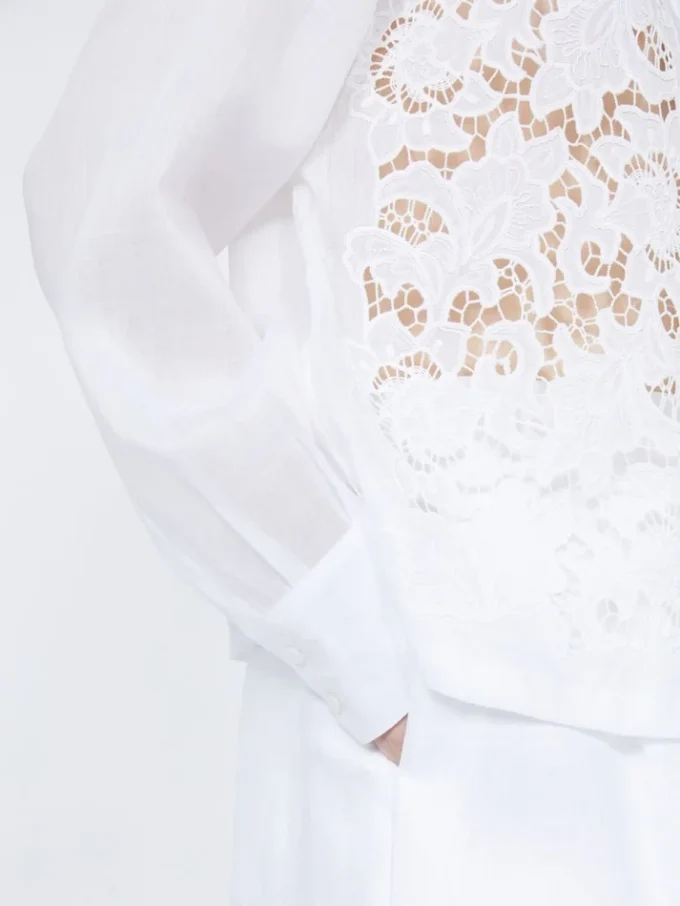 Camisa holgada de lona de ramio bordada, blanca