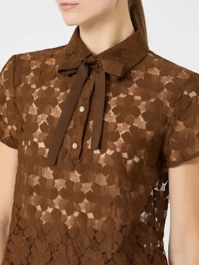 Camiseta de encaje, color chocolate Camiseta de encaje, color chocolate