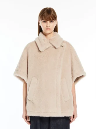 Capa de alpaca y tejido de lana teddy, color beige