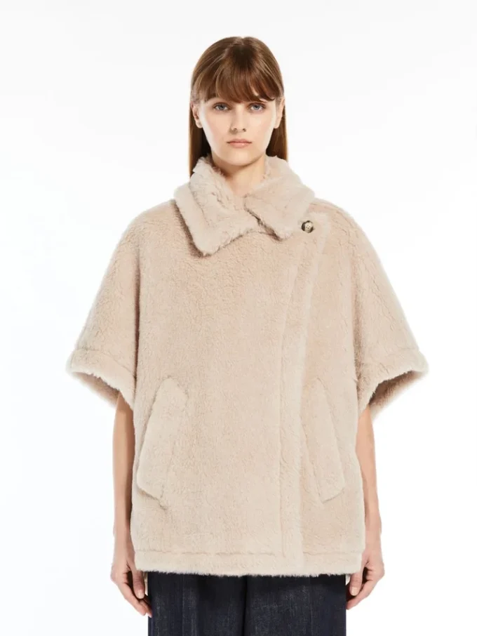 Capa de alpaca y tejido de lana teddy, color beige Capa de alpaca y tejido de lana teddy, color beige