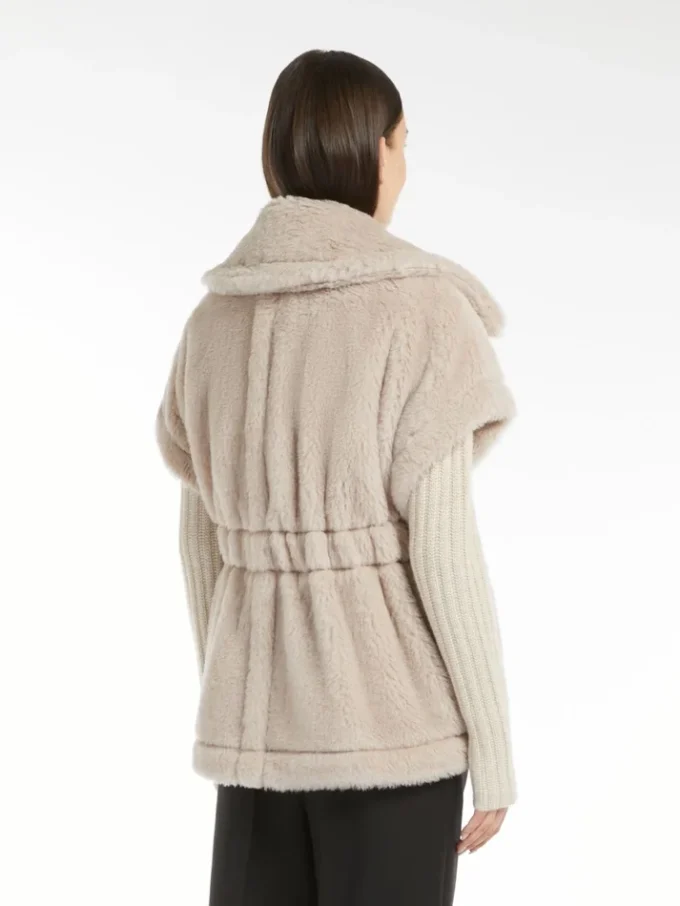 Capa de alpaca y tejido de lana teddy, color beige Capa de alpaca y tejido de lana teddy, color beige