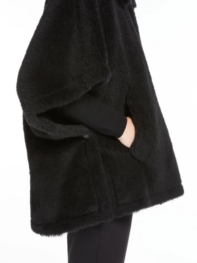 Capa de alpaca y tejido de lana teddy, negro Capa de alpaca y tejido de lana teddy, negro