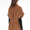 Capa de tejido teddy, color camel Capa de tejido teddy, color camel