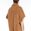 Capa de tejido teddy, color camel Capa de tejido teddy, color camel