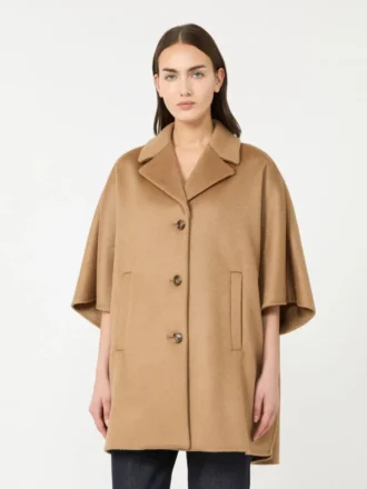 Capa oversize de paño de cachemira, color camel Capa oversize de paño de cachemira, color camel