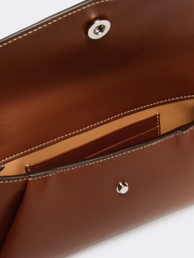 Cartera tipo sobre de piel, marrón ámbar Cartera tipo sobre de piel, marrón ámbar