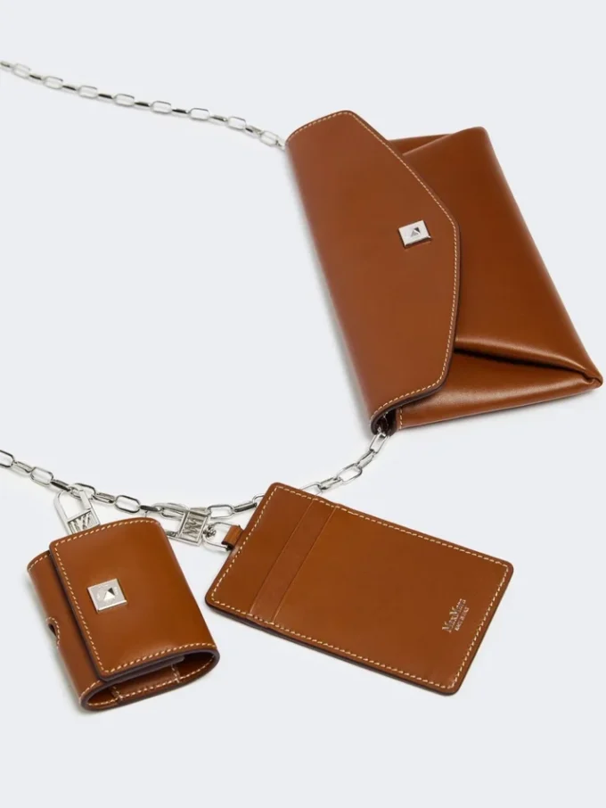 Cartera tipo sobre de piel, marrón ámbar Cartera tipo sobre de piel, marrón ámbar