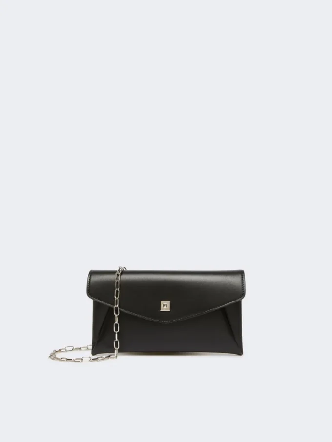 Cartera tipo sobre de piel, negra Cartera tipo sobre de piel, negra