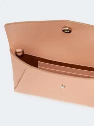 Cartera tipo sobre de piel, rosa