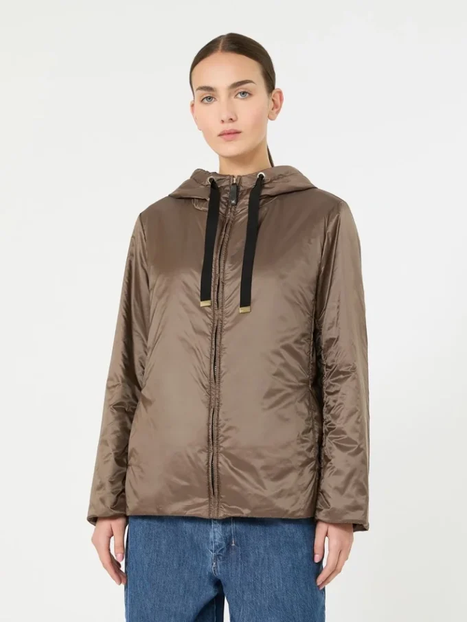 Chaqueta acolchada con capucha de lona repelente al agua, color avellana Chaqueta acolchada con capucha de lona repelente al agua, color avellana