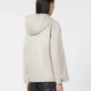 Chaqueta acolchada con capucha de lona repelente al agua, color beige Chaqueta acolchada con capucha de lona repelente al agua, color beige