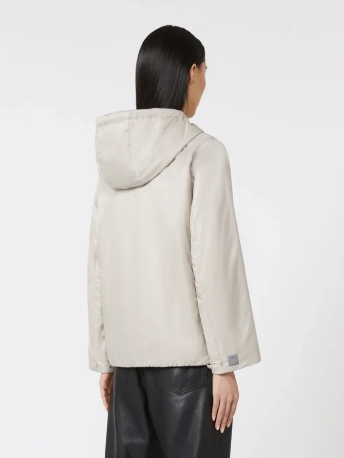 Chaqueta acolchada con capucha de lona repelente al agua, color beige Chaqueta acolchada con capucha de lona repelente al agua, color beige