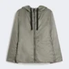 Chaqueta acolchada con capucha de lona repelente al agua, gris medio Chaqueta acolchada con capucha de lona repelente al agua, gris medio