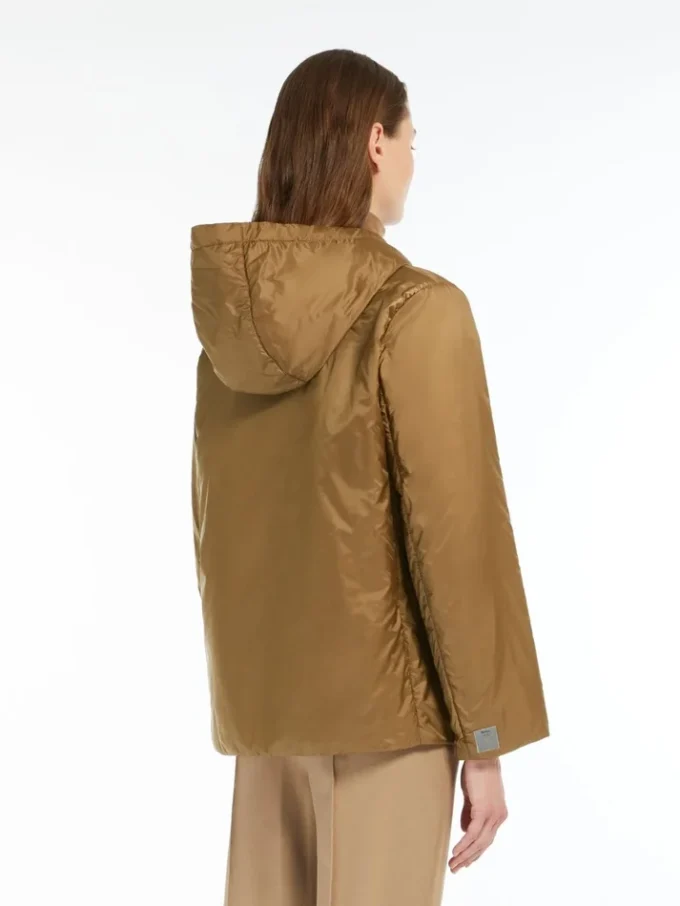 Chaqueta acolchada con capucha y tratamiento repelente al agua, color caramelo Chaqueta acolchada con capucha y tratamiento repelente al agua, color caramelo