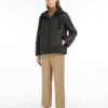 Chaqueta acolchada con capucha y tratamiento repelente al agua, negra Chaqueta acolchada con capucha y tratamiento repelente al agua, negra
