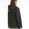 Chaqueta acolchada con capucha y tratamiento repelente al agua, negra Chaqueta acolchada con capucha y tratamiento repelente al agua, negra