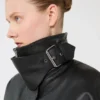 Chaqueta corta de cuero, negra Chaqueta corta de cuero, negra