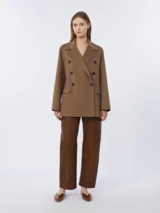 Chaqueta de lana de doble cara y doble botonadura, color camel Chaqueta de lana de doble cara y doble botonadura, color camel