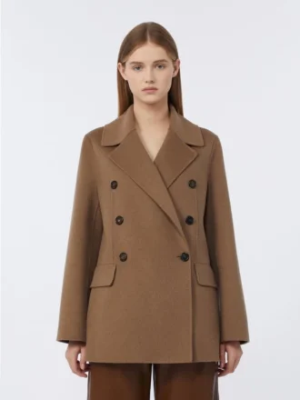 Chaqueta de lana de doble cara y doble botonadura, color camel Chaqueta de lana de doble cara y doble botonadura, color camel