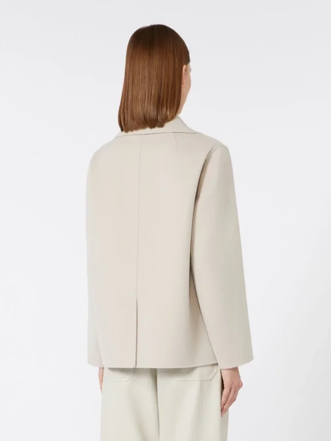 Chaqueta de paño de lana, color arena