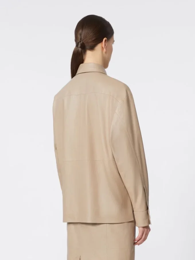 Chaqueta de piel napa, color arena Chaqueta de piel napa, color arena