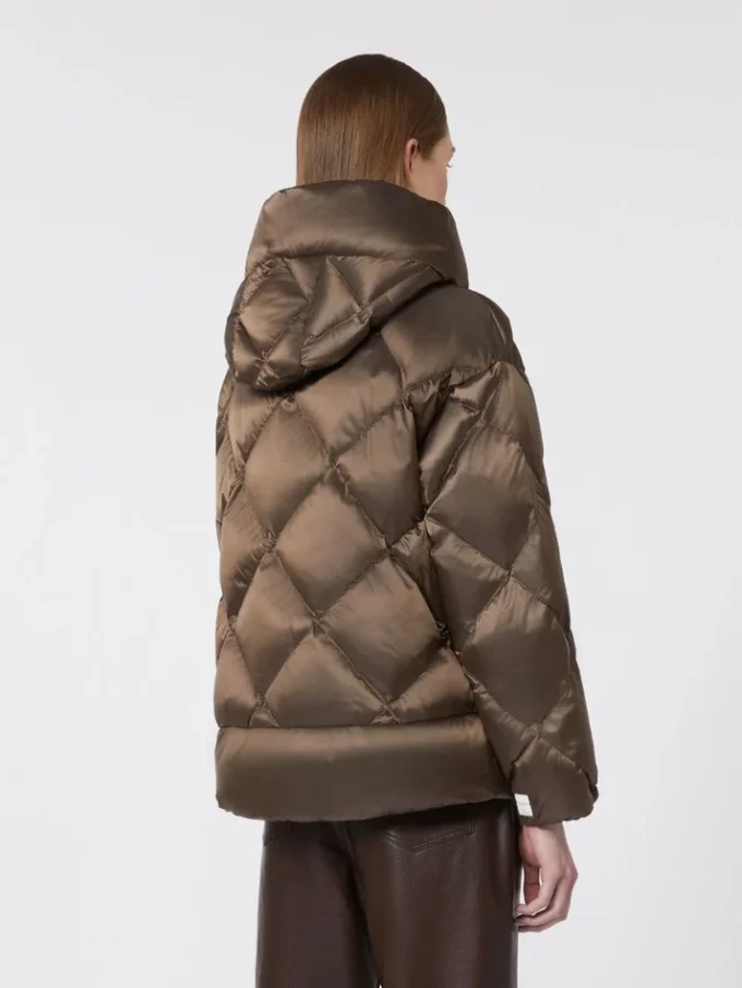 Chaqueta de plumón con cinturón de lona repelente al agua, color avellana Chaqueta de plumón con cinturón de lona repelente al agua, color avellana