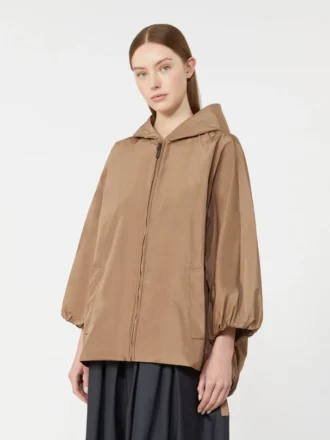 Chaqueta de tafetán repelente al agua, color camel