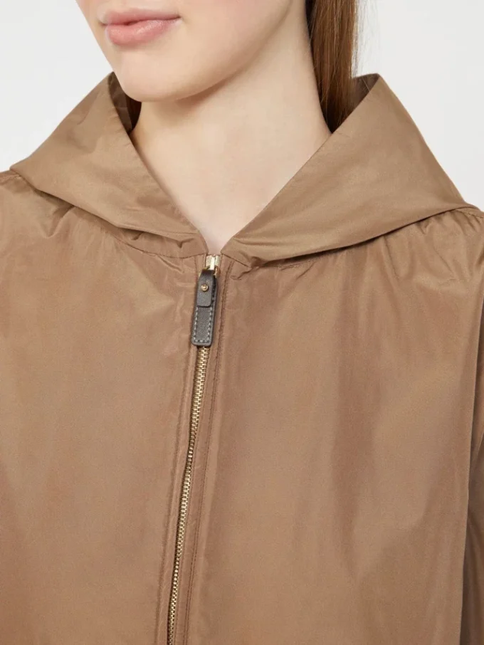 Chaqueta de tafetán repelente al agua, color camel Chaqueta de tafetán repelente al agua, color camel
