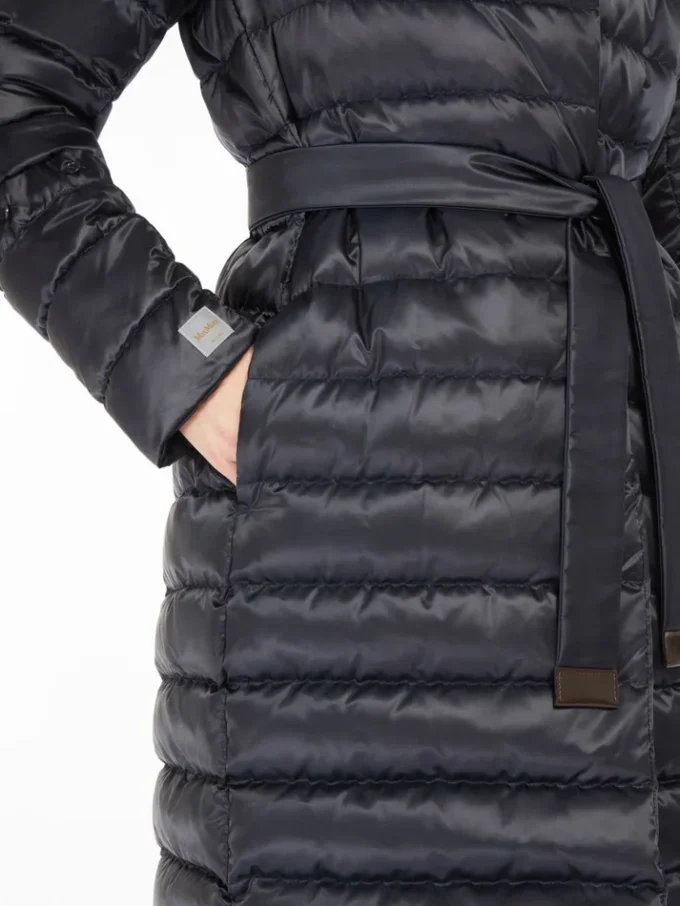 Chaqueta reversible de plumón en satén repelente al agua, azul medianoche Chaqueta reversible de plumón en satén repelente al agua, azul medianoche